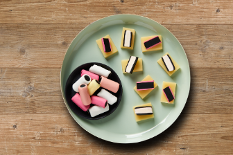 Snack mit Käse und Lakritze