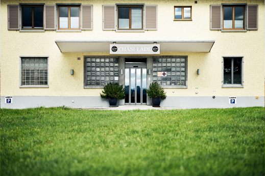 Chäsi-Lade Aussenansicht, der Käseladen der Käserei Studer